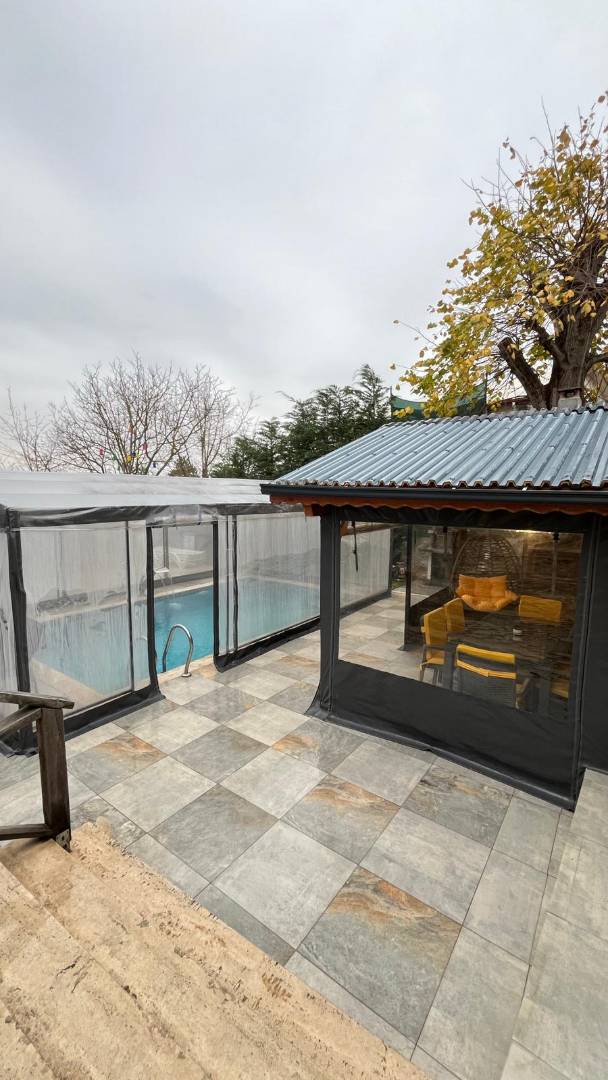 Sapanca'da Geniş Bahçeli, Isıtmalı Havuzlu, Kiralık Müstakil Villa