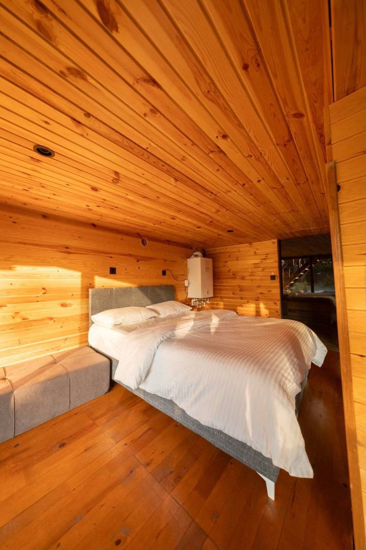 Sapanca'da Geniş Bahçeli, Isıtmalı Havuzlu, Kiralık Müstakil Villa
