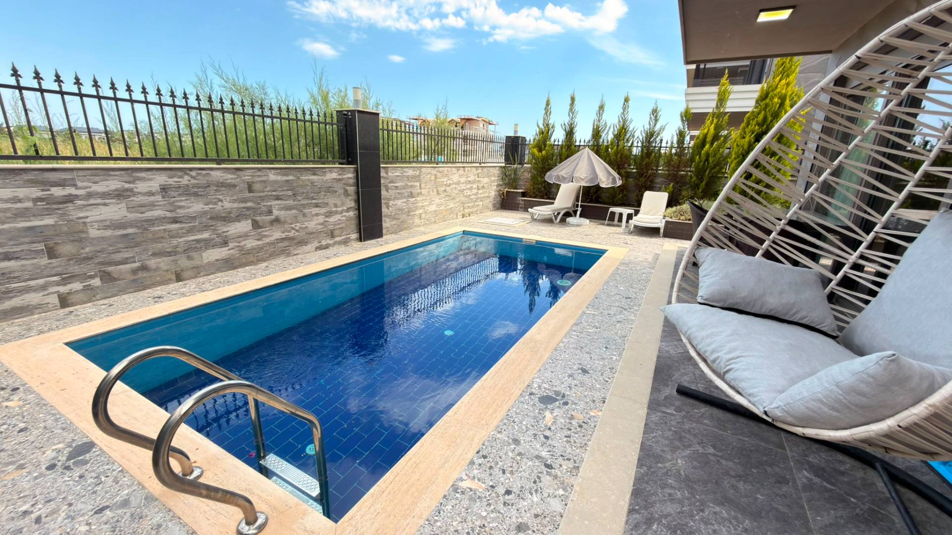 Serik Belek'te Elverişli Konumda, Özel Havuzlu, 4+1 Villa