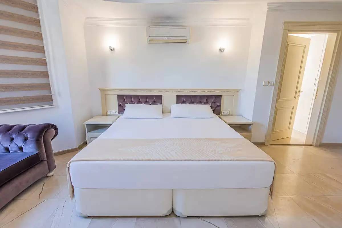 Serik Belek'te Elverişli Konumda, Özel Havuzlu, Kiralık Villa