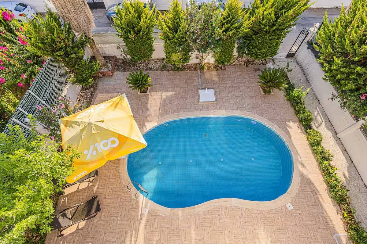 Serik Belek'te Elverişli Konumda, Özel Havuzlu, Kiralık Villa