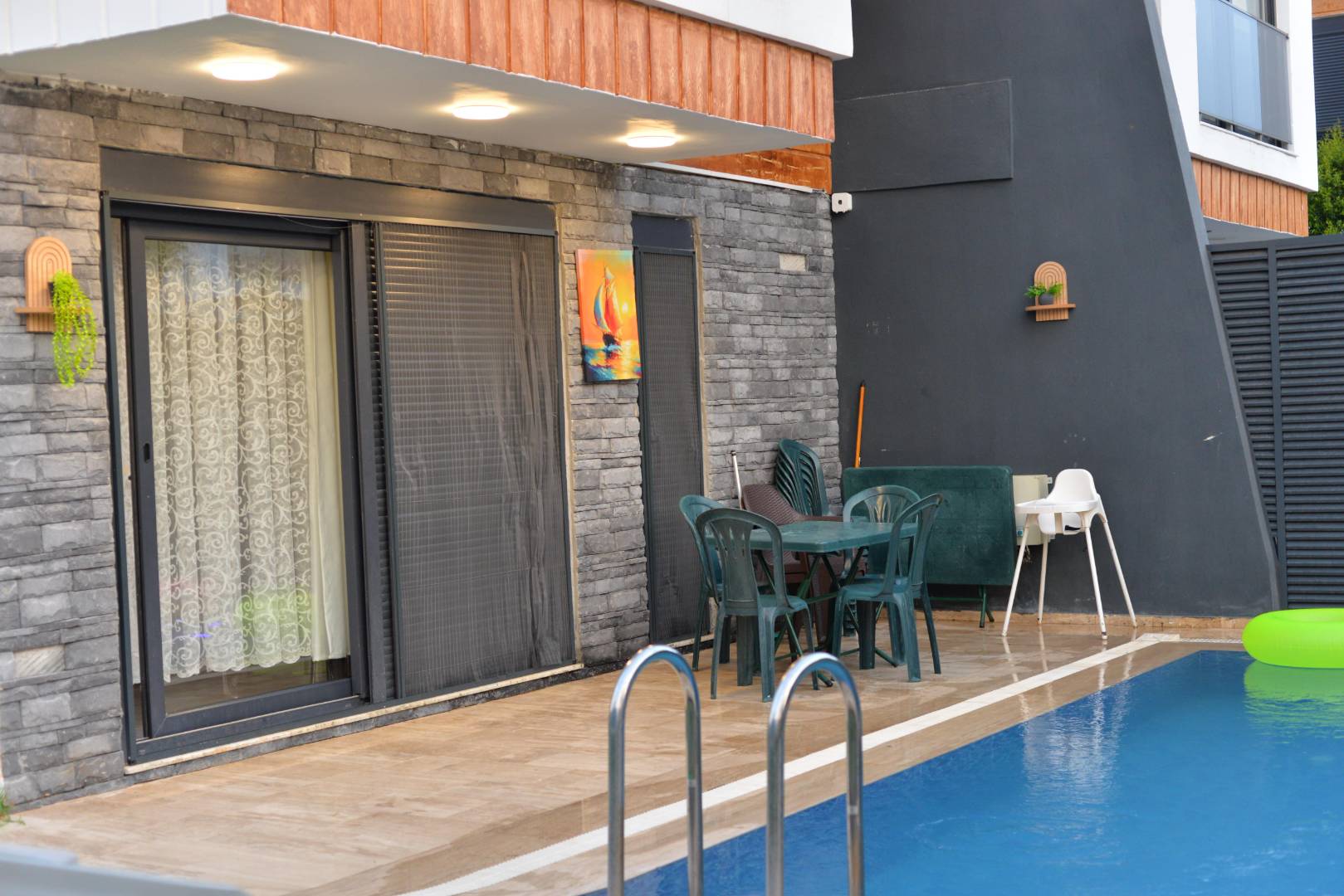Serik Belek'te Geniş Alanlara Sahip, Özel Havuzlu, 4+1 Villa