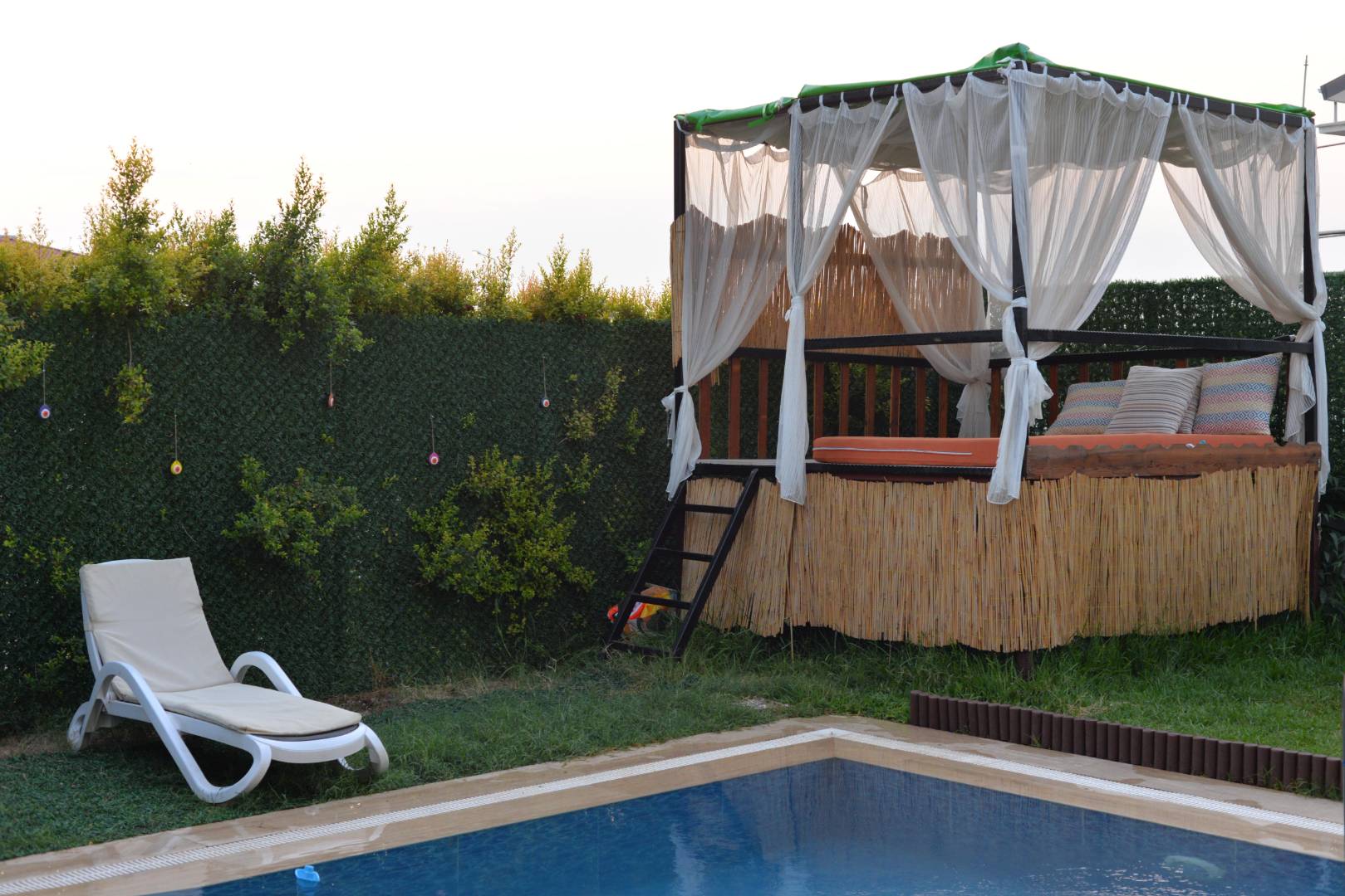 Serik Belek'te Geniş Alanlara Sahip, Özel Havuzlu, 4+1 Villa