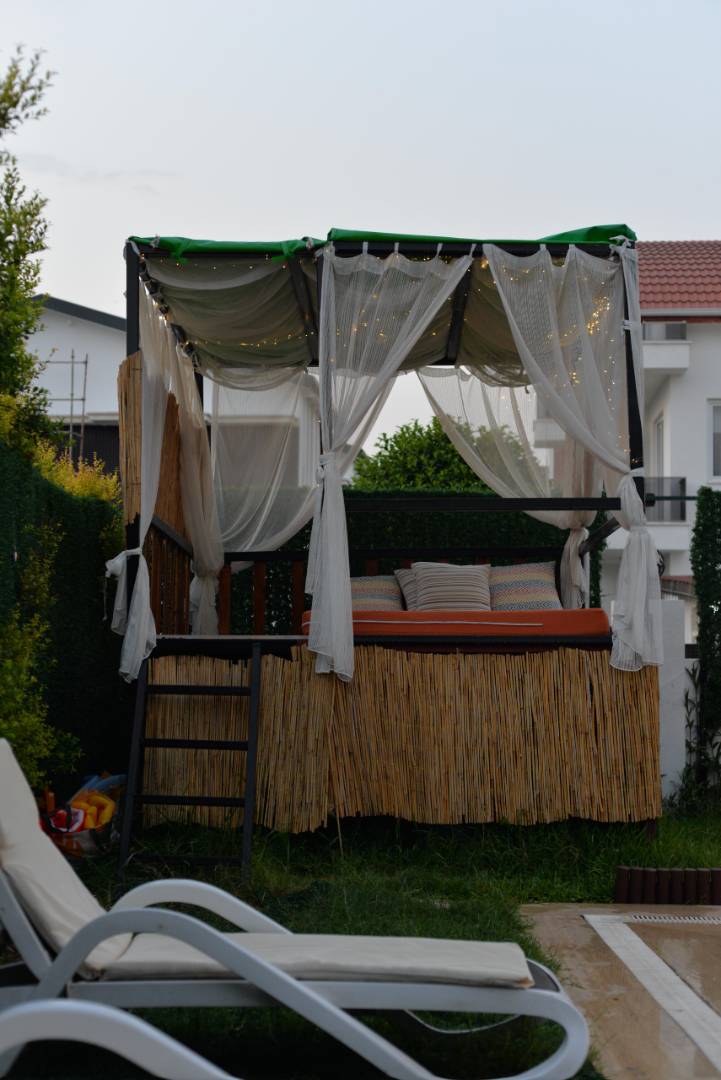 Serik Belek'te Geniş Alanlara Sahip, Özel Havuzlu, 4+1 Villa