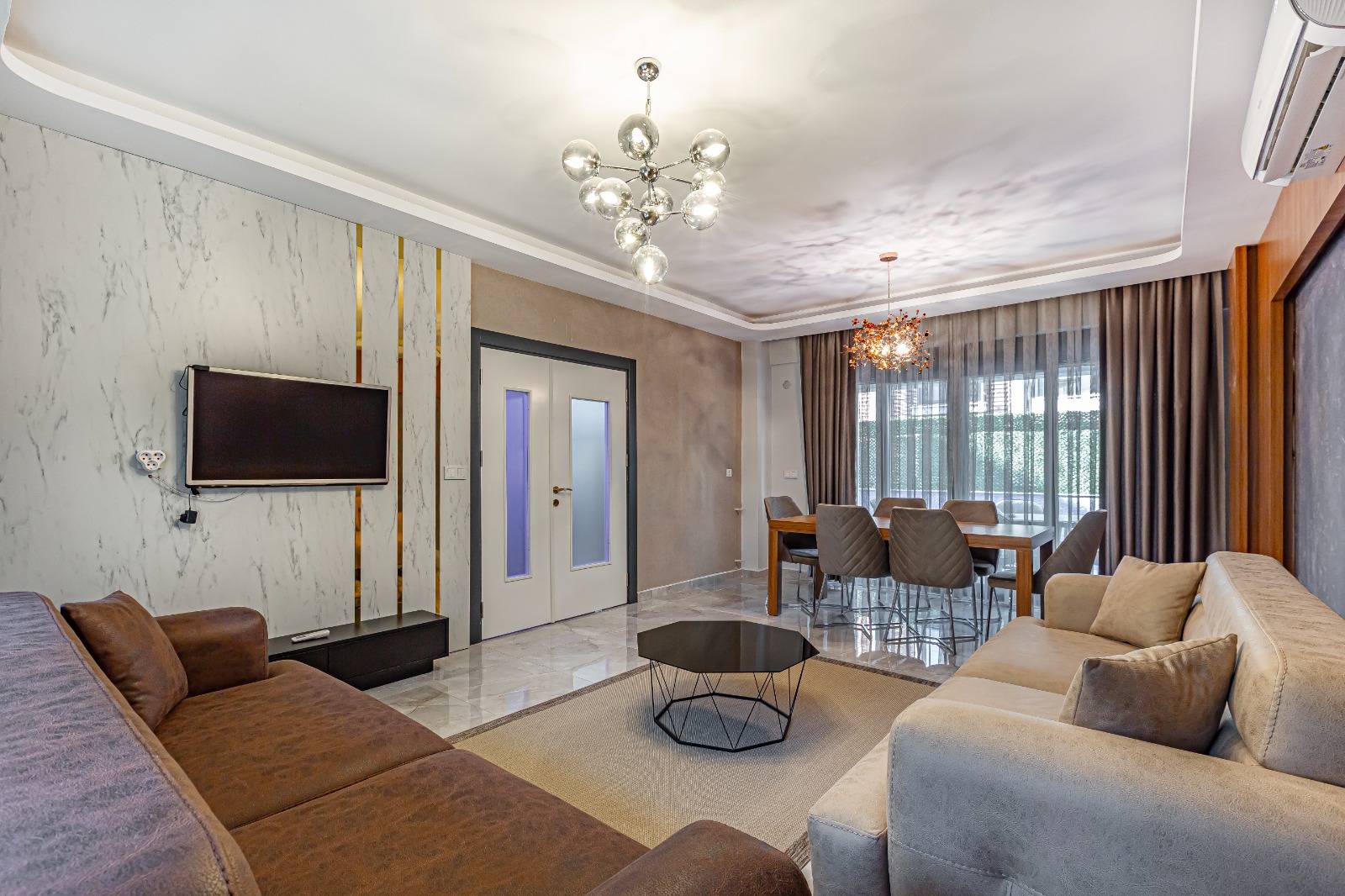 Serik Belek'te Kalabalık Ailelere Uygun, Özel Havuzlu, 5+1 Modern Villa