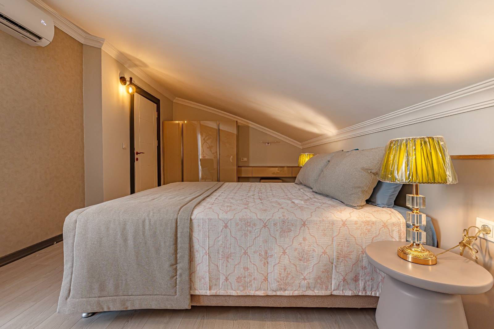 Serik Belek'te Kalabalık Ailelere Uygun, Özel Havuzlu, 5+1 Modern Villa