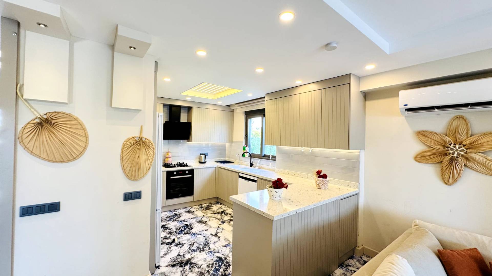 Serik Belek'te Muhteşem Doğada, Özel Havuzlu, Modern Villa