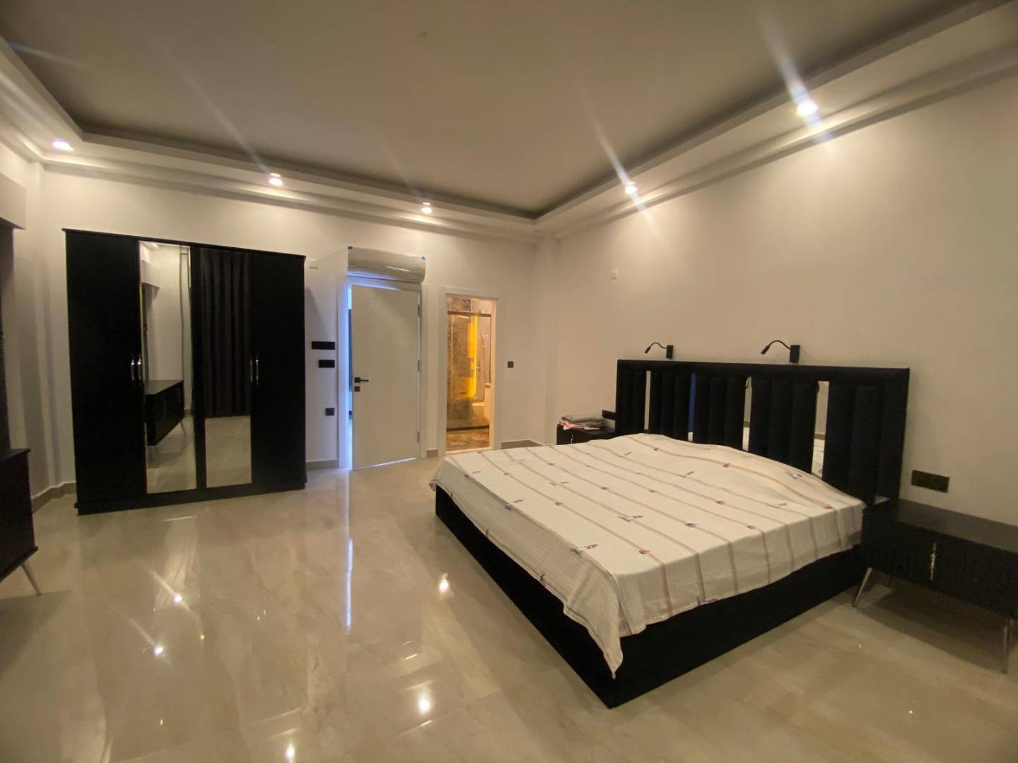 Serik Belek'te Modern Tasarıma Sahip, Özel Havuzlu, 3+1, Kiralık Villa