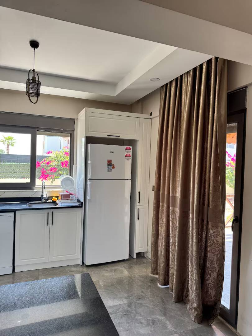 Serik Kadriye'de Geniş Ailelere Uygun, Özel Havuzlu, 4+1 Villa
