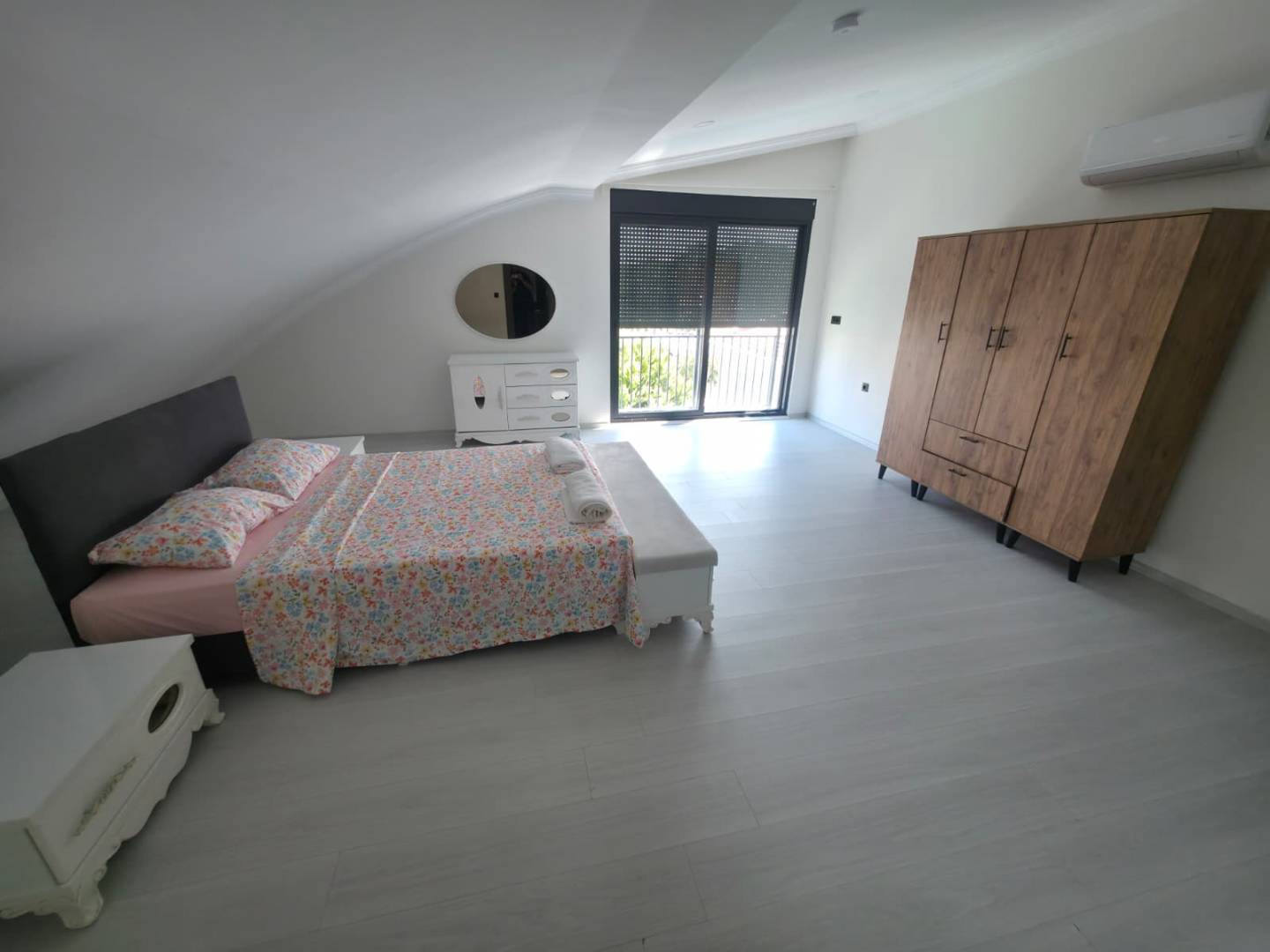 Serik Kadriye'de Kalabalık Ailelere Uygun, Özel Havuzlu, Kiralık Villa