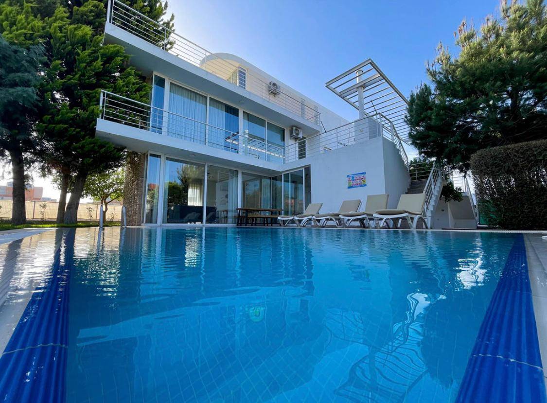 Serik Kadriye'de Merkeze Yakın, Özel Havuzlu, Kiralık Villa 19662 — 2