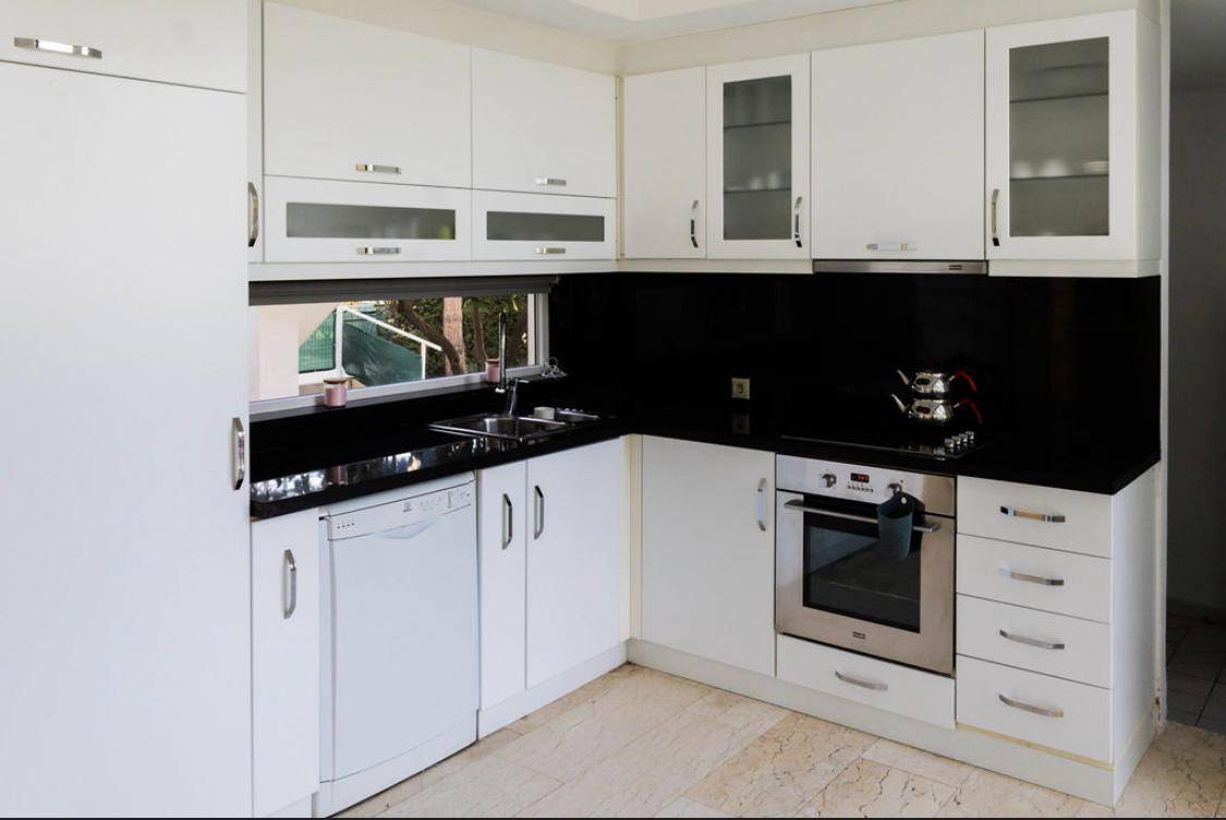 Serik Kadriye'de Merkeze Yakın, Özel Havuzlu, Kiralık Villa