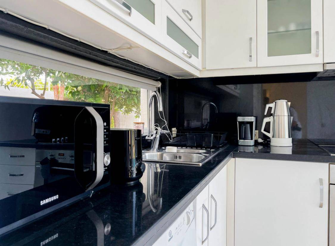Serik Kadriye'de Merkeze Yakın, Özel Havuzlu, Kiralık Villa