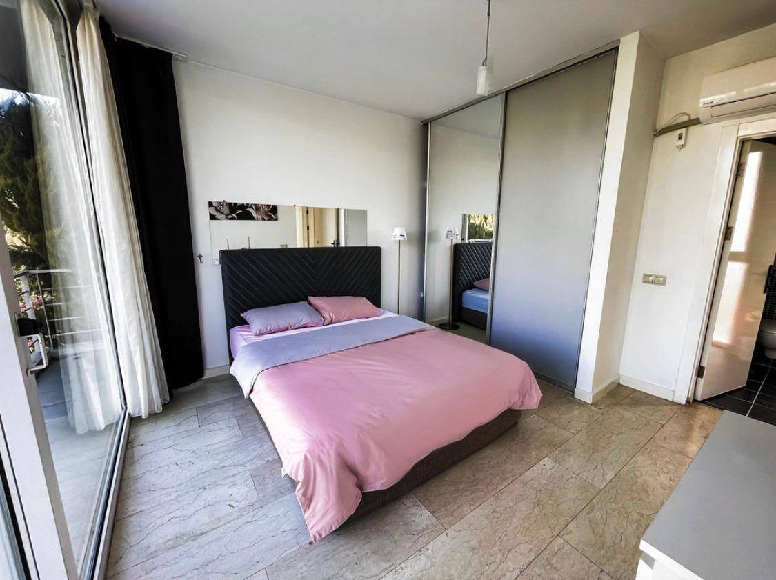 Serik Kadriye'de Merkeze Yakın, Özel Havuzlu, Kiralık Villa