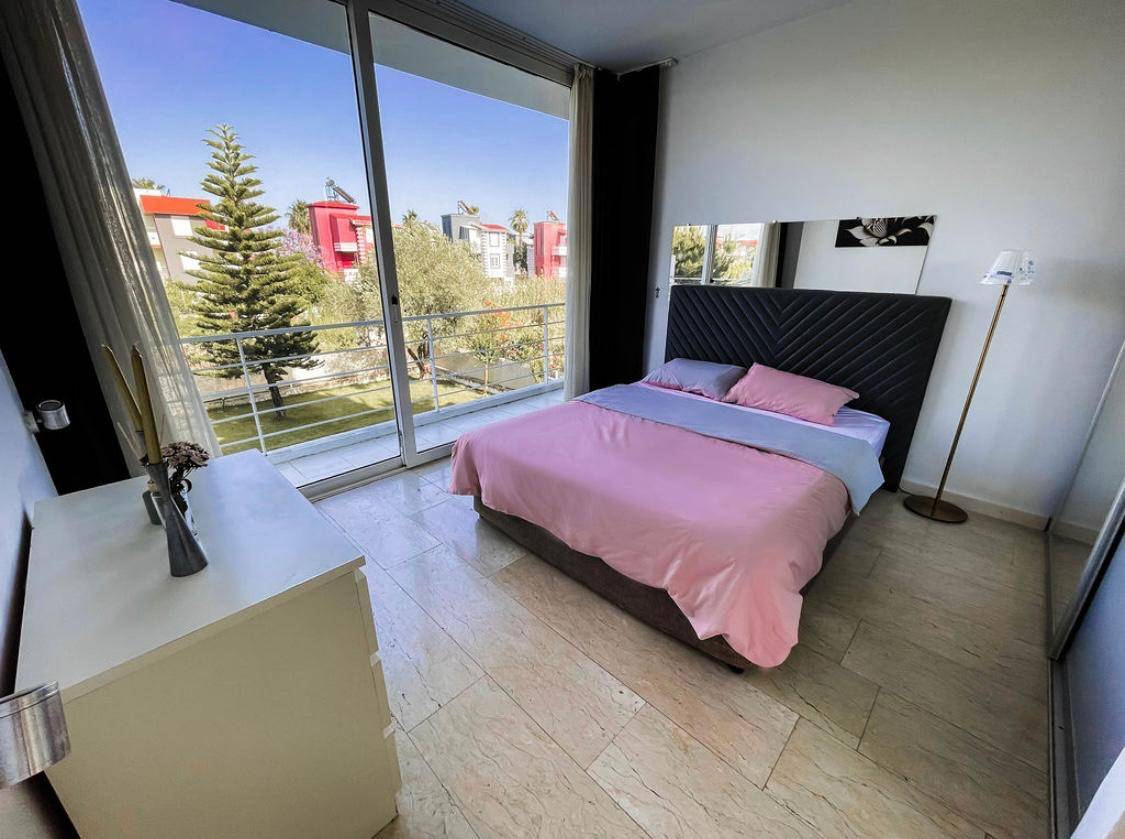 Serik Kadriye'de Merkeze Yakın, Özel Havuzlu, Kiralık Villa