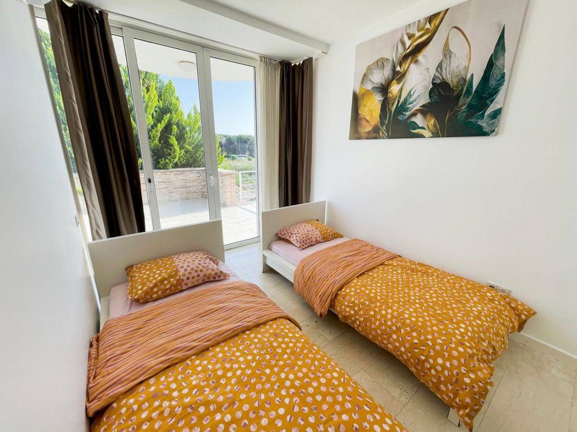 Serik Kadriye'de Merkeze Yakın, Özel Havuzlu, Kiralık Villa