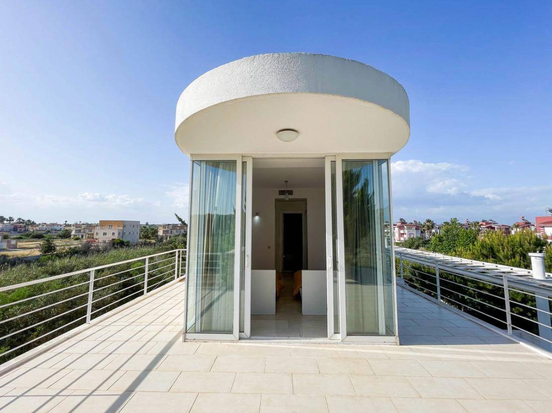 Serik Kadriye'de Merkeze Yakın, Özel Havuzlu, Kiralık Villa