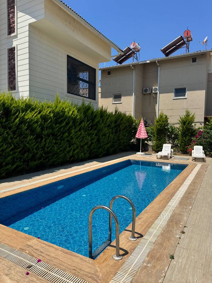 Serik Kadriye'de Merkezi Konumda, Özel Havuzlu, Kiralık Villa