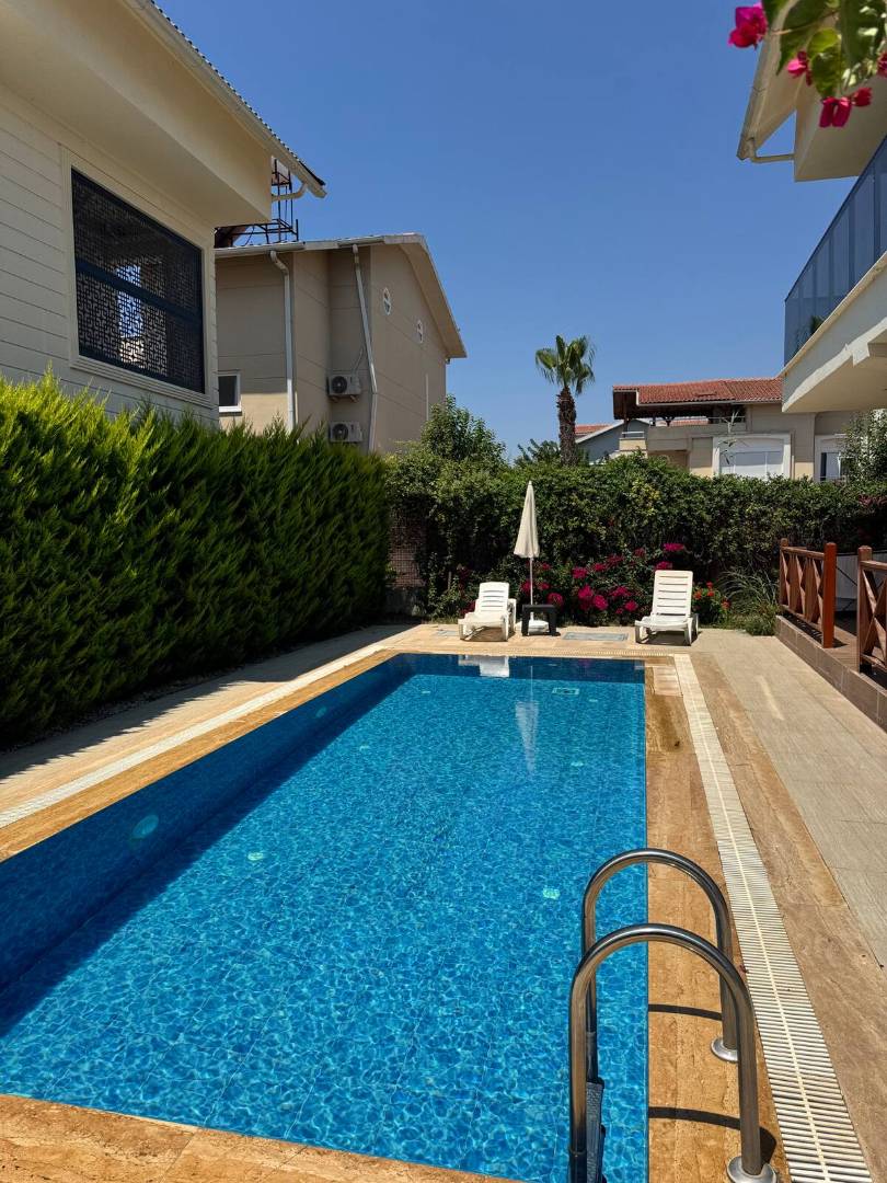 Serik Kadriye'de Merkezi Konumda, Özel Havuzlu, Kiralık Villa