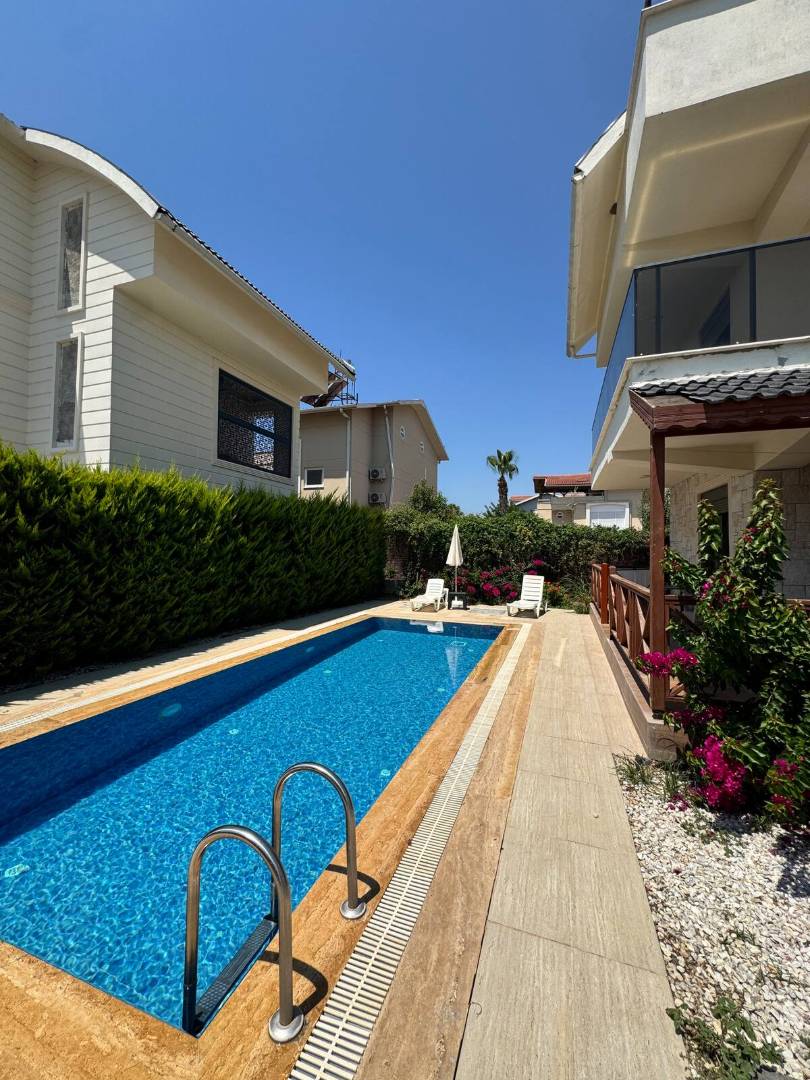 Serik Kadriye'de Merkezi Konumda, Özel Havuzlu, Kiralık Villa