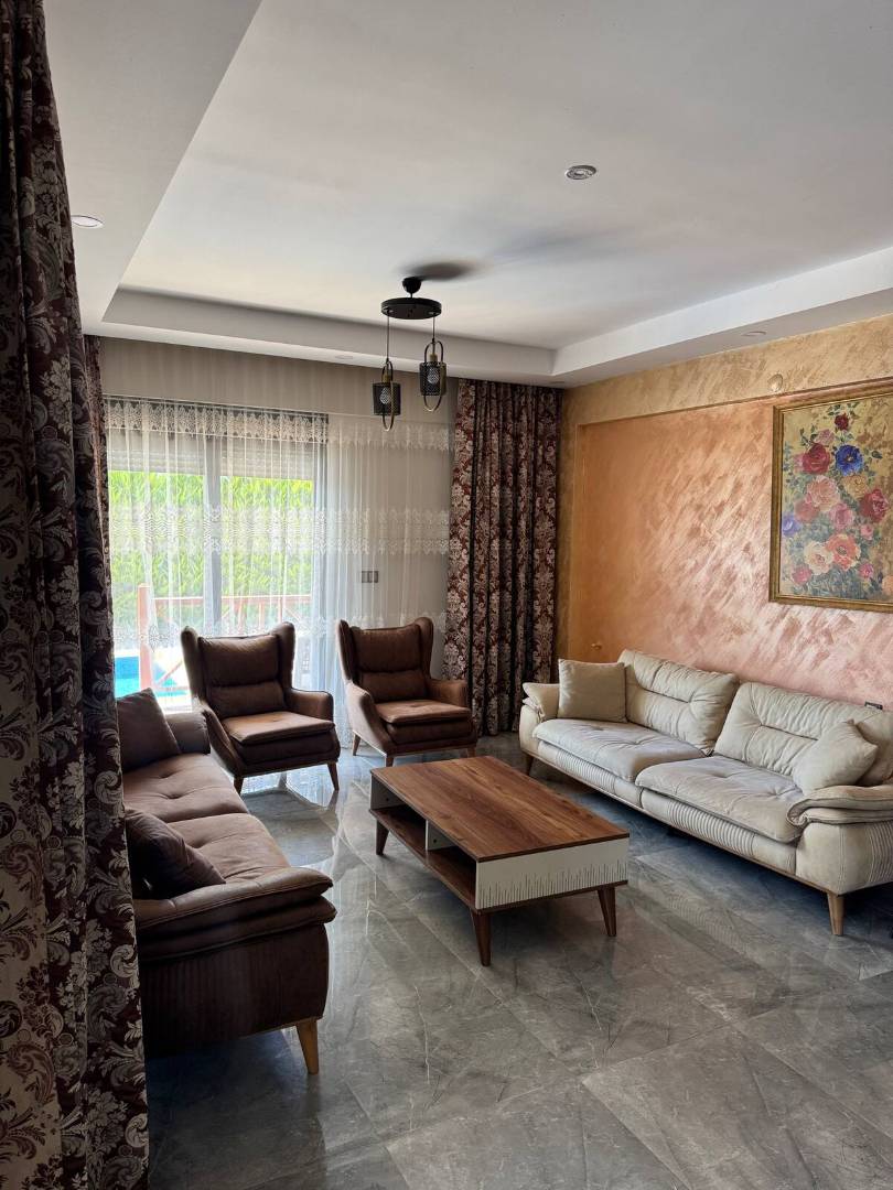 Serik Kadriye'de Merkezi Konumda, Özel Havuzlu, Kiralık Villa