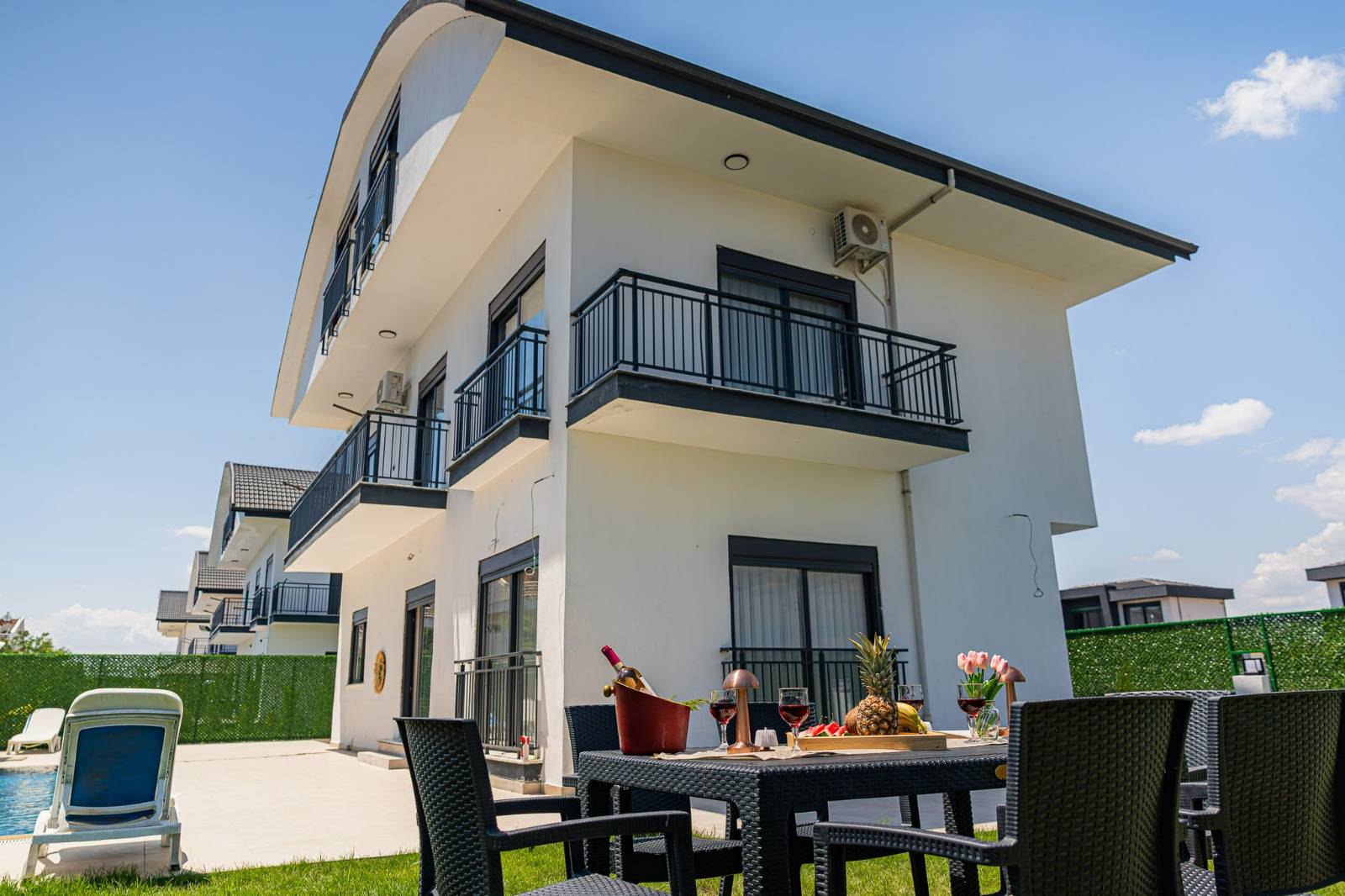 Serik Kadriye'de Sakin Konumda, Özel Havuzlu, Modern Villa 46218 — 2