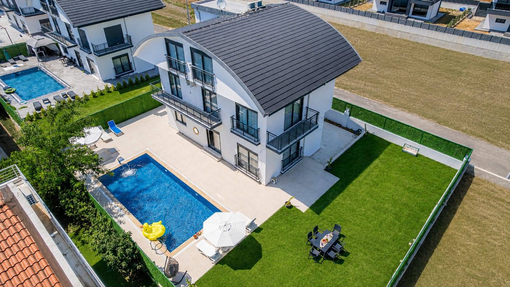 Serik Kadriye'de Sakin Konumda, Özel Havuzlu, Modern Villa 46218 — 3