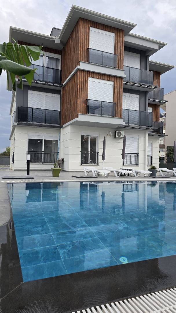Serik Kadriye'de Site İçerisinde, Ortak Havuzlu, 1+1 Apart