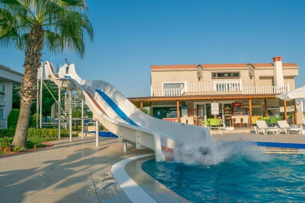 Serik Kadriye'de Site İçerisinde, Ortak Havuzlu, Kiralık Dubleks