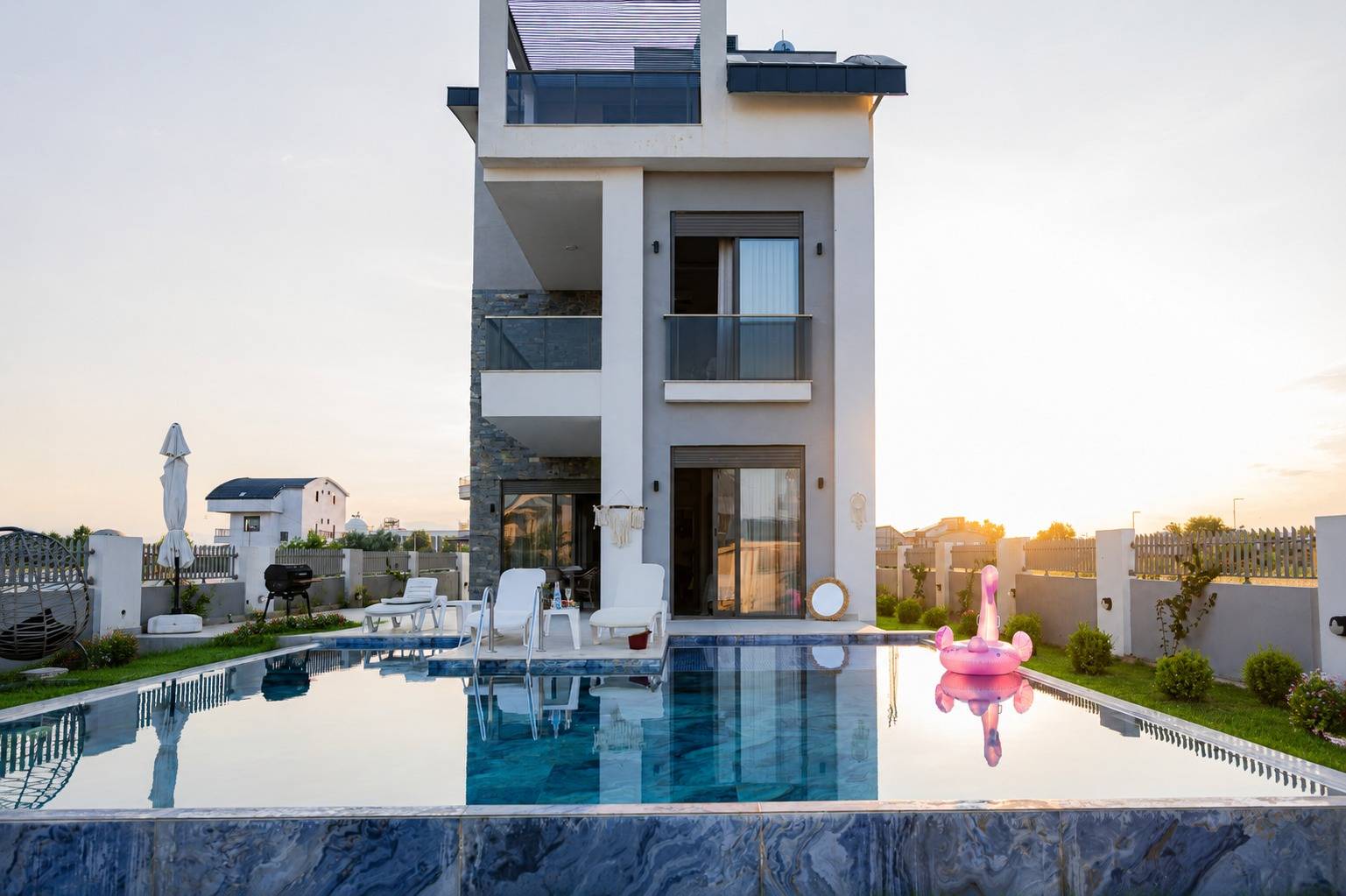 Serik Kadriye'de Yemyeşil Bahçeli, Özel Havuzlu, 4+1 Villa 46219