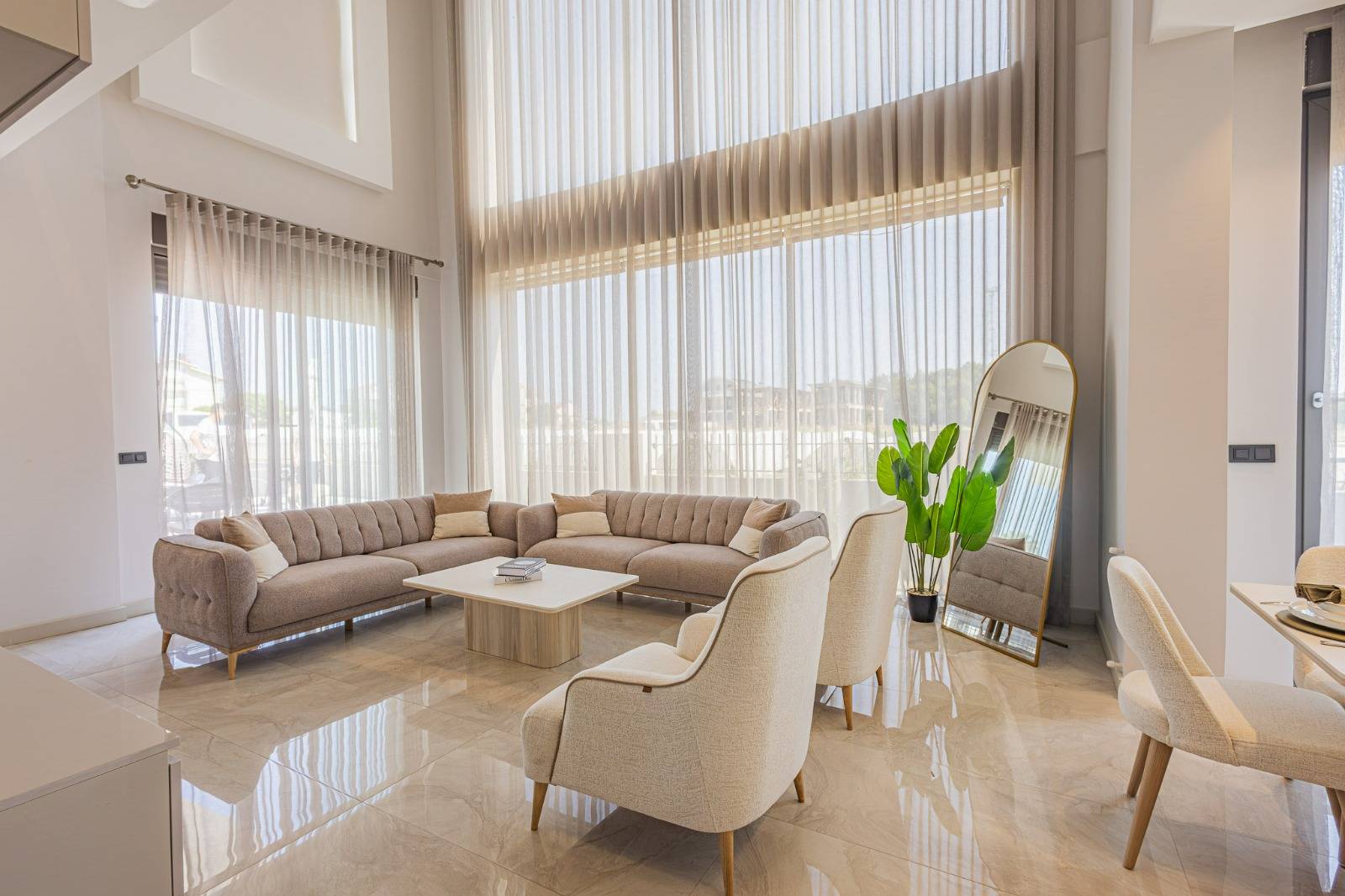 Serik Kadriye'de Yemyeşil Bahçeli, Özel Havuzlu, 4+1 Villa 46219 — 8