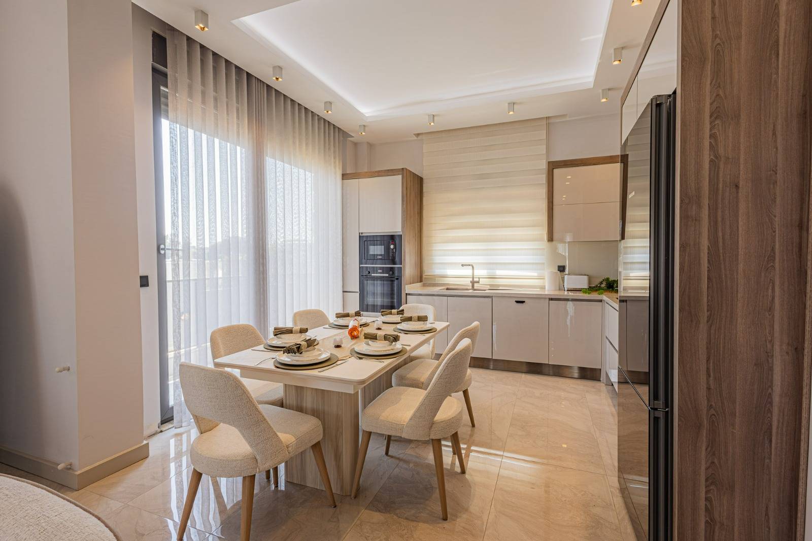 Serik Kadriye'de Yemyeşil Bahçeli, Özel Havuzlu, 4+1 Villa