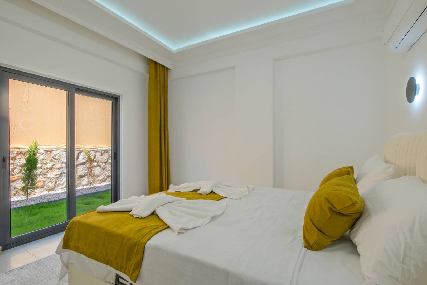 Seydikemer Çaltıözü'nde Doğa İle İç İçe, Özel Havuzlu, Bahçeli Villa
