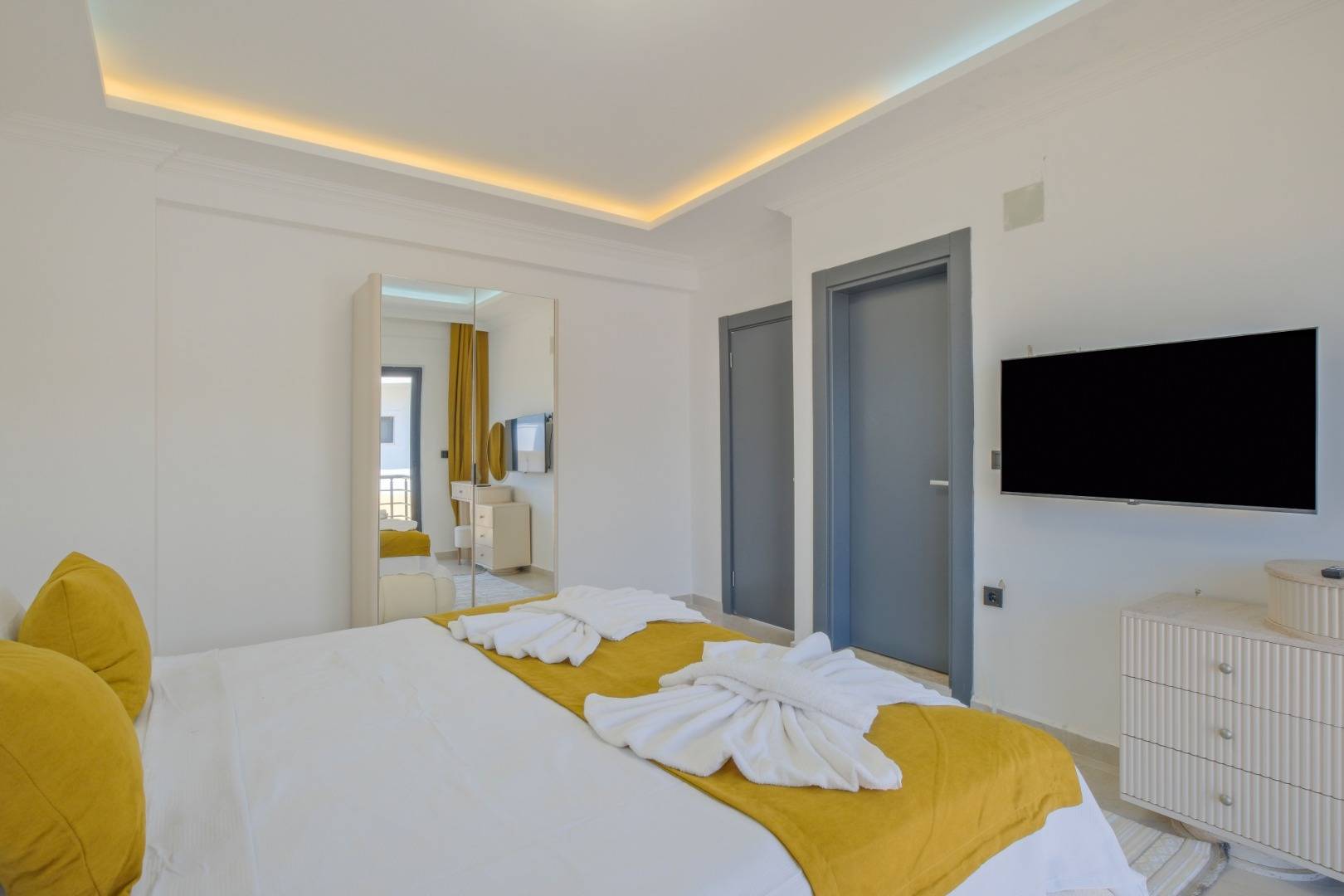 Seydikemer Çaltıözü'nde Doğa İle İç İçe, Özel Havuzlu, Bahçeli Villa
