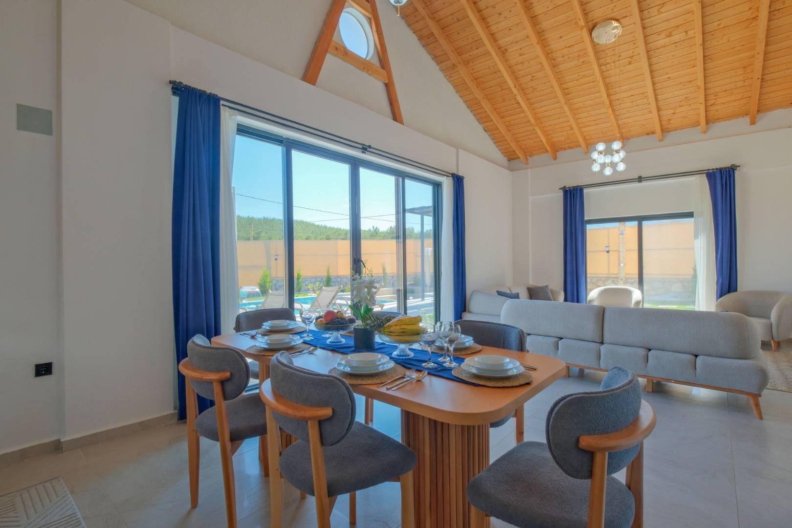Seydikemer Çaltıözü'nde Doğa İle İç İçe, Özel Havuzlu, Lüks Villa