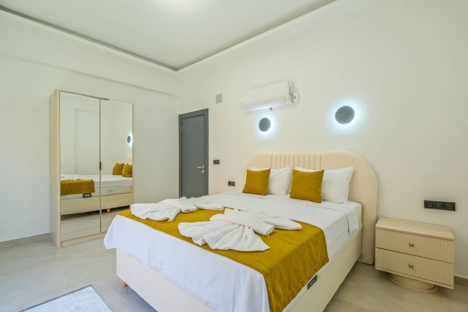 Seydikemer Çaltıözü'nde Doğa İle İç İçe, Özel Havuzlu, Lüks Villa