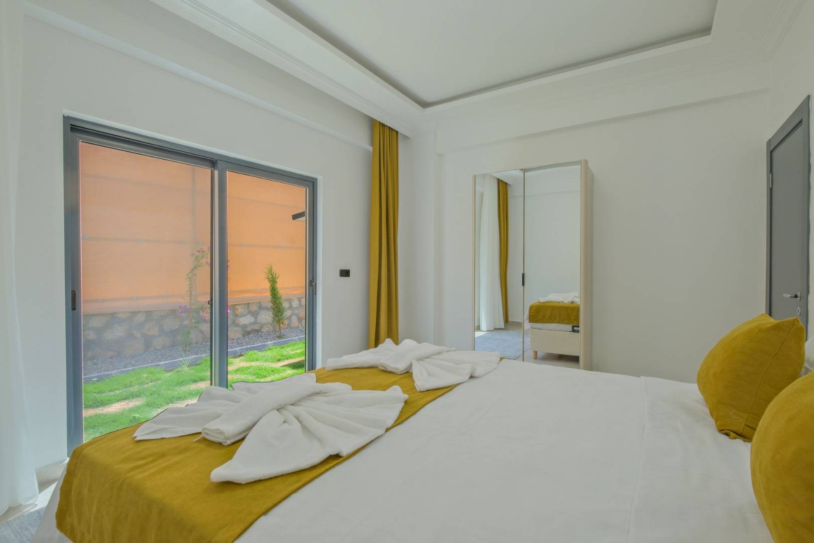 Seydikemer Çaltıözü'nde Doğa İle İç İçe, Özel Havuzlu, Lüks Villa