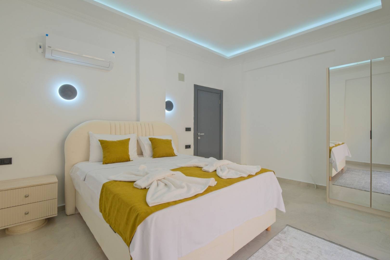Seydikemer Çaltıözü'nde Doğa İle İç İçe, Özel Havuzlu, Lüks Villa