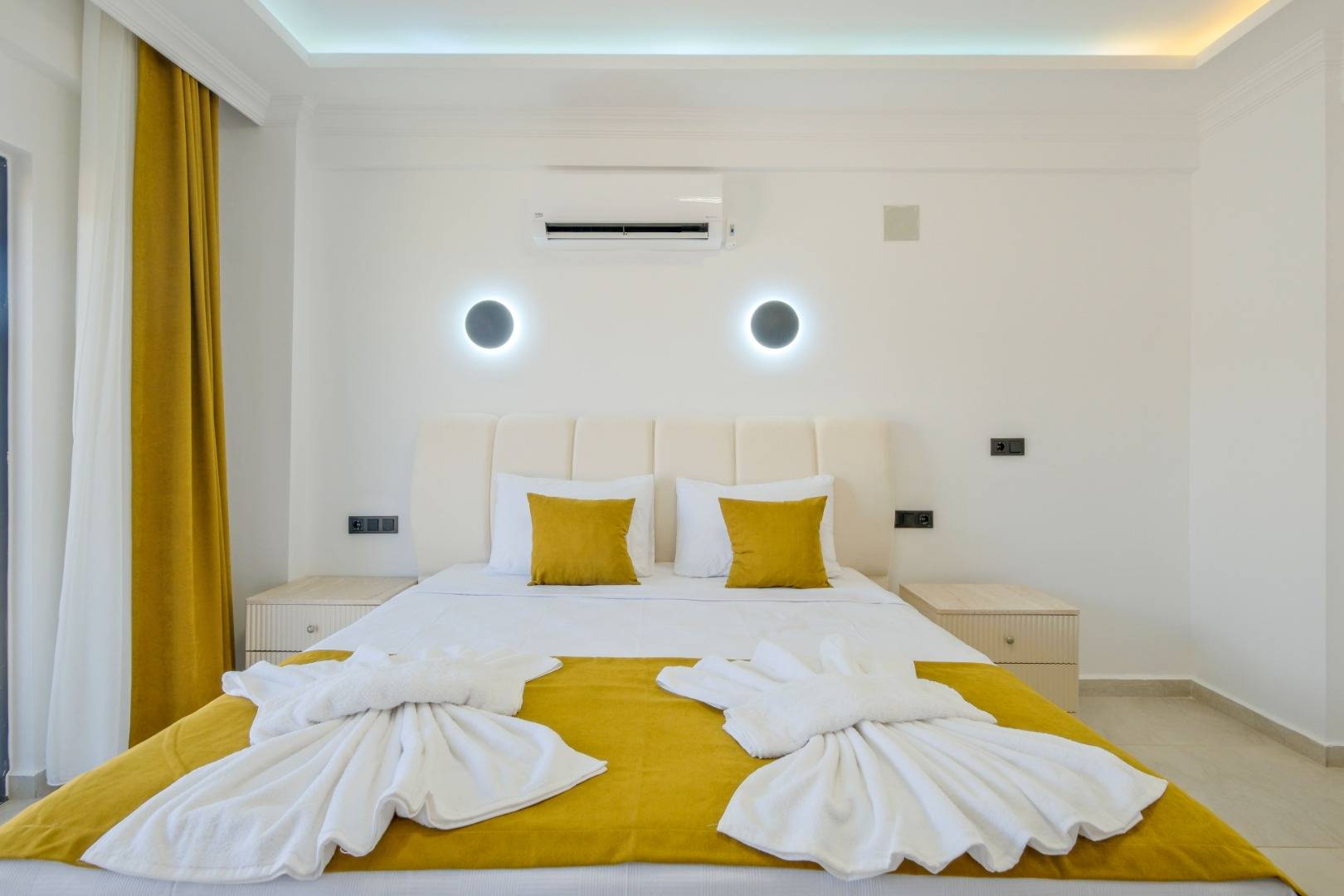 Seydikemer Çaltıözü'nde Doğa İle İç İçe, Özel Havuzlu, Lüks Villa