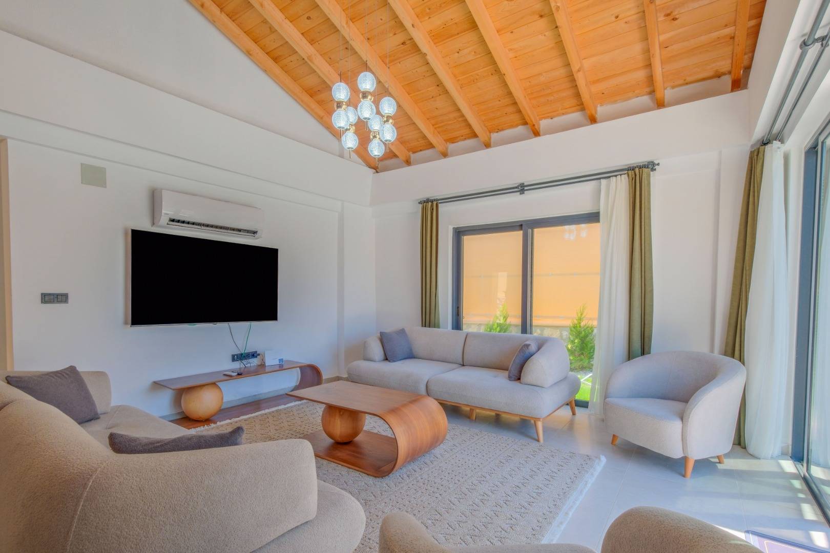 Seydikemer Çaltıözü'nde Geniş Alanlara Sahip, Özel Havuzlu, 4+1 Kiralık Villa 45858 — 8