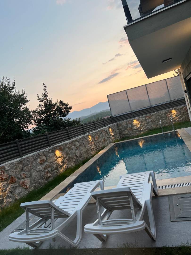 Seydikemer Cumhuriyet'te Geniş Ailelere Uygun, Özel Havuzlu, Ferah Villa