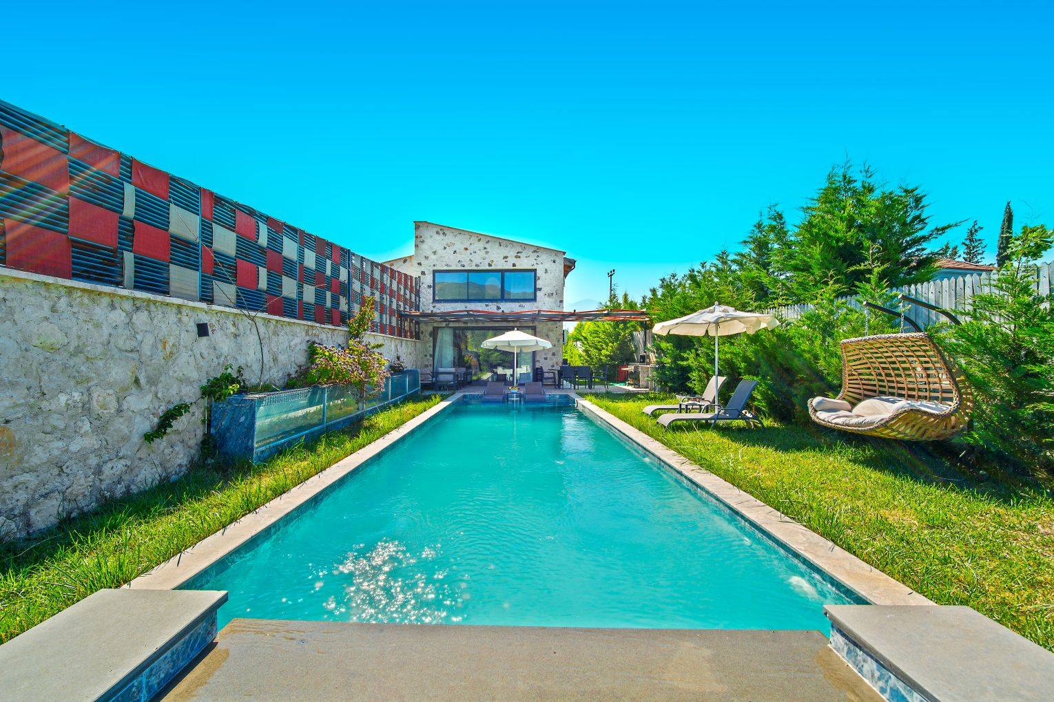Seydikemer Demirler'de Otantik Tasarımlı, Özel Havuzlu, Bahçeli Villa 46076 — 3