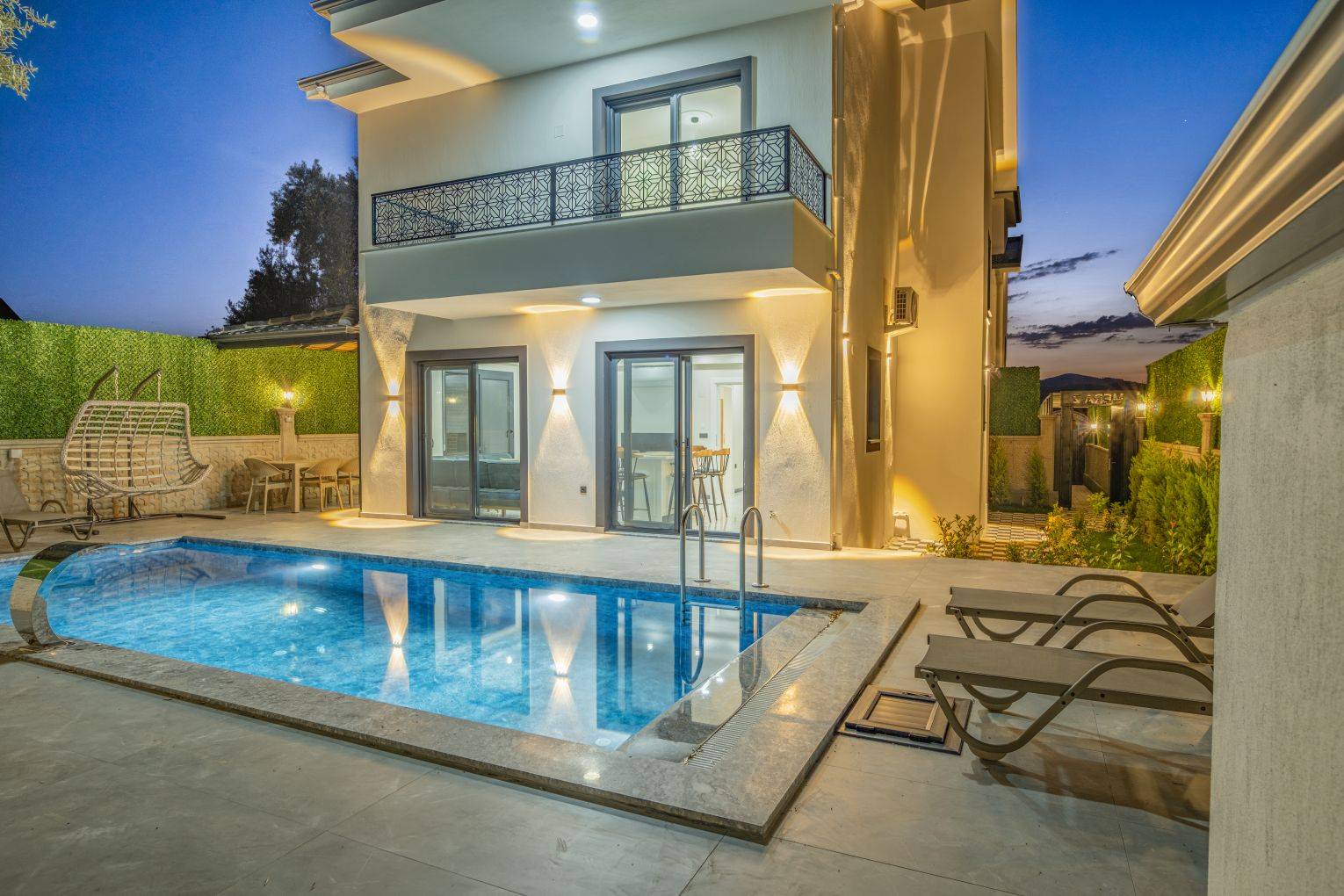 Seydikemer Gerişburnu'nda Doğa İçerisinde, Özel Havuzlu, Jakuzili Villa