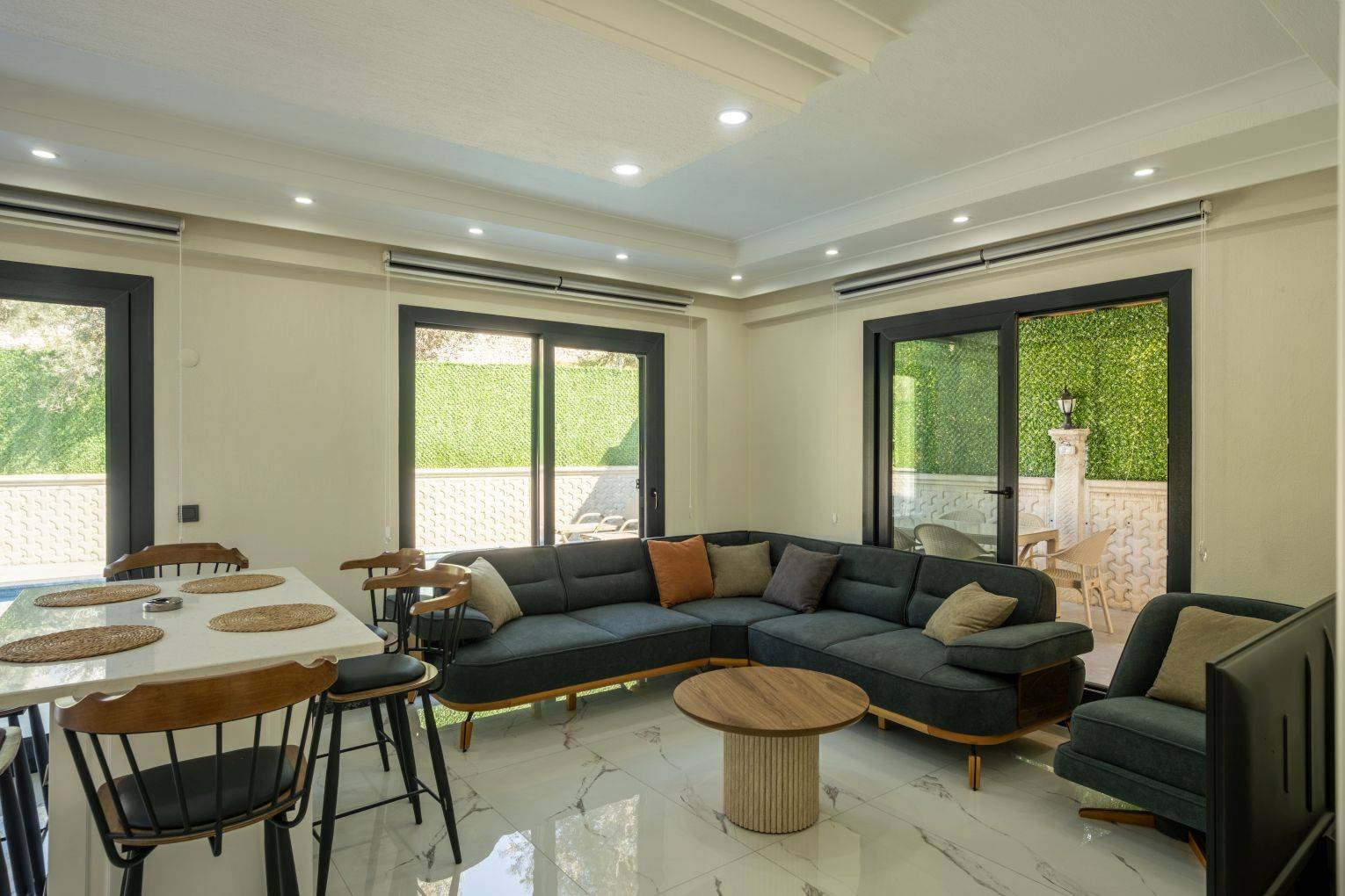 Seydikemer Gerişburnu'nda Doğa İçerisinde, Özel Havuzlu, Jakuzili Villa