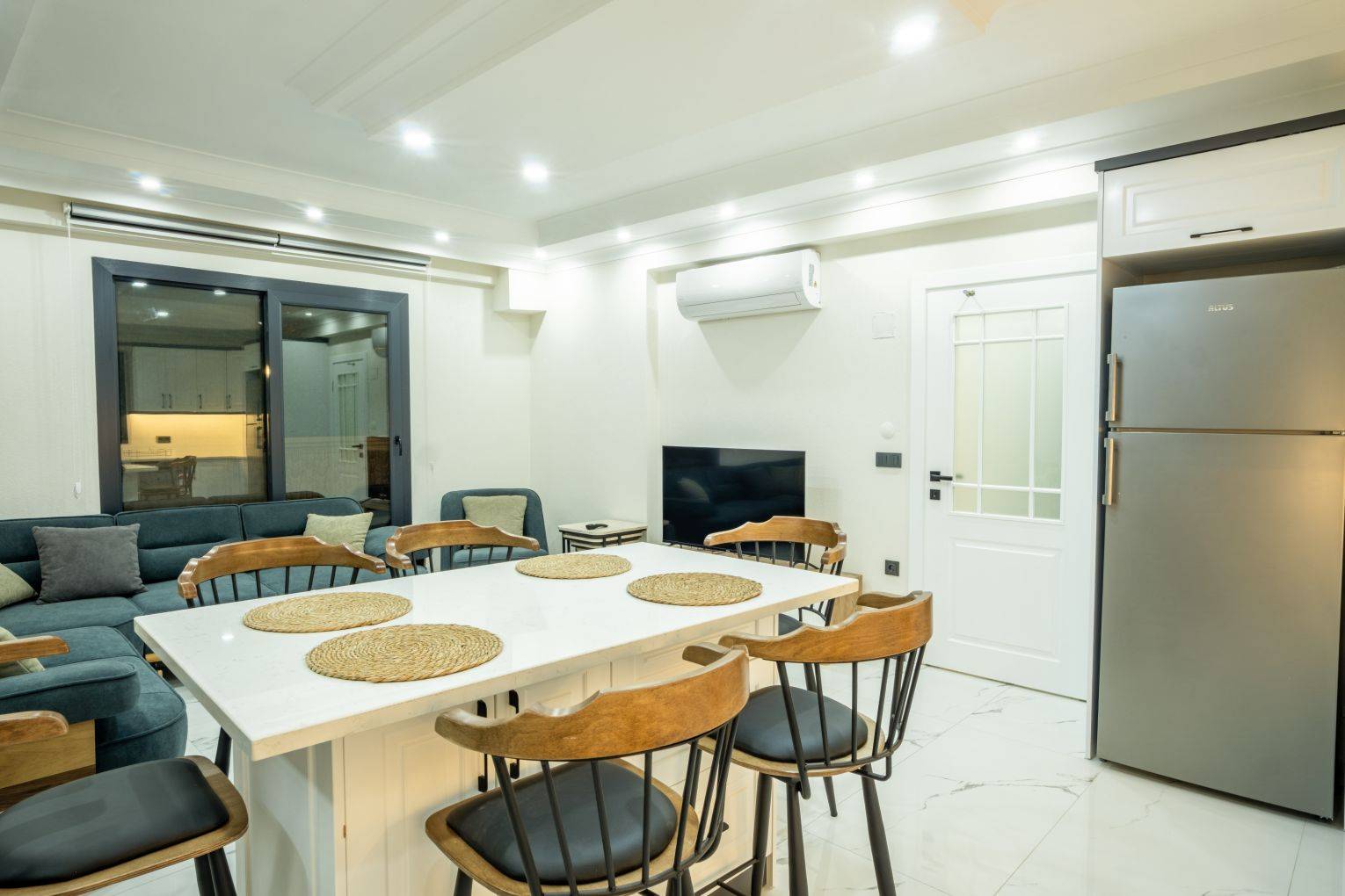 Seydikemer Gerişburnu'nda Doğa İçerisinde, Özel Havuzlu, Jakuzili Villa