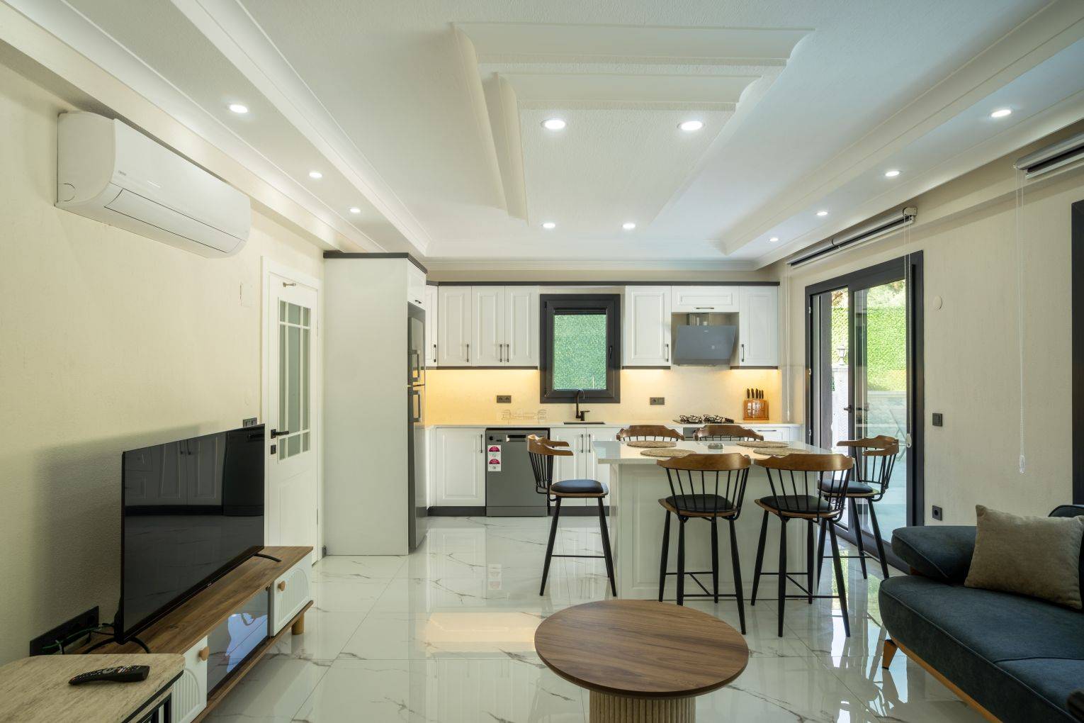 Seydikemer Gerişburnu'nda Doğa İçerisinde, Özel Havuzlu, Jakuzili Villa