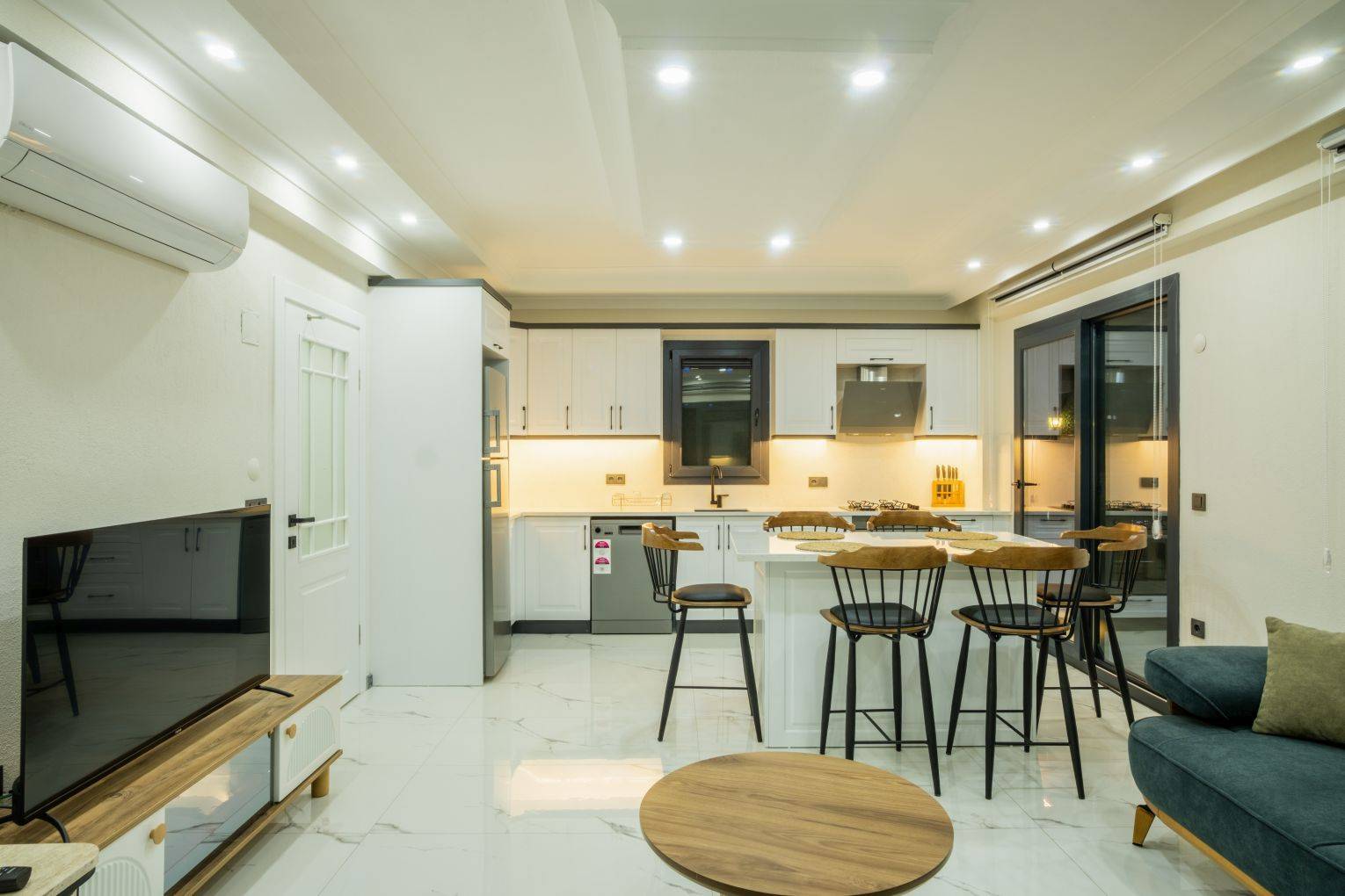 Seydikemer Gerişburnu'nda Doğa İçerisinde, Özel Havuzlu, Jakuzili Villa