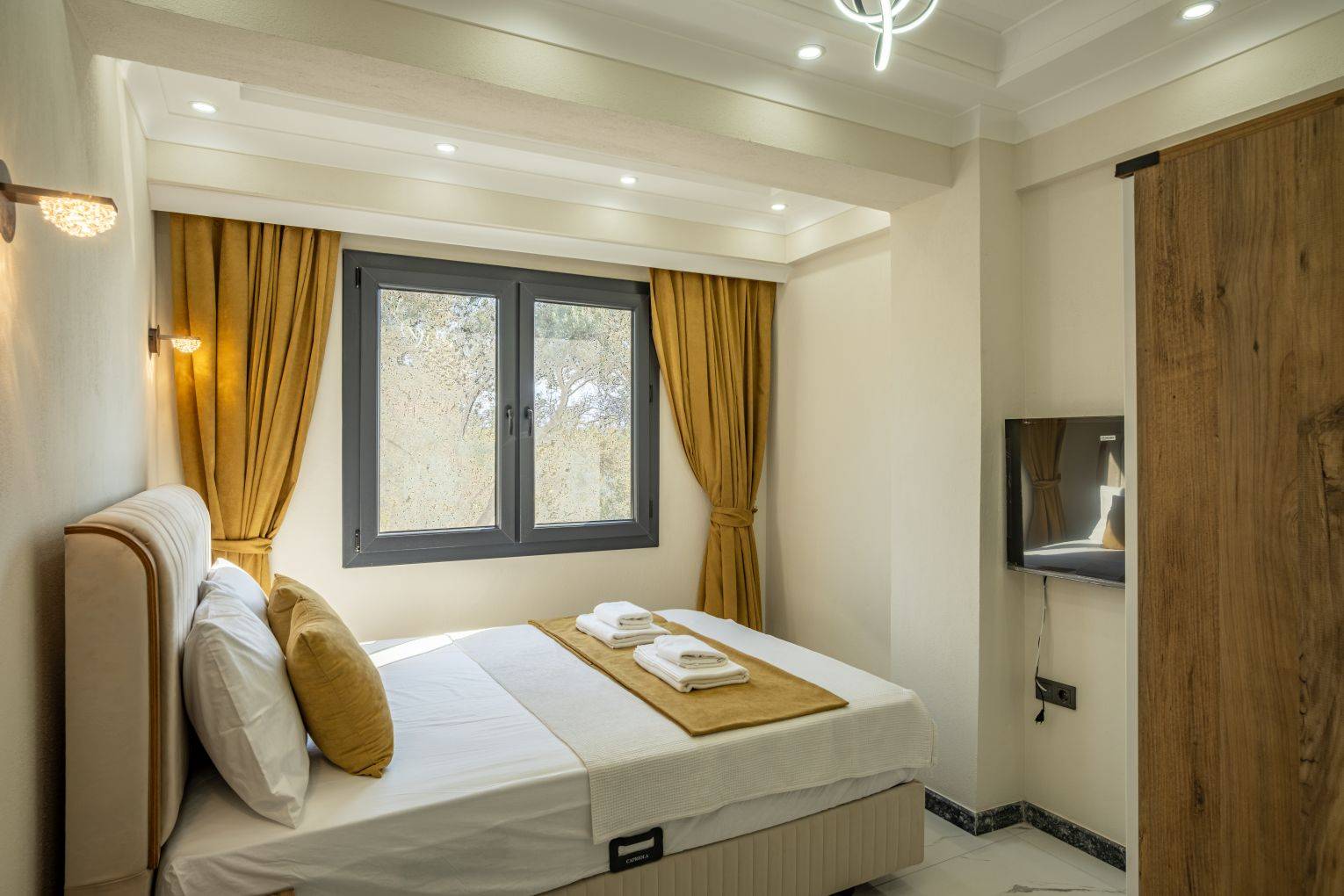 Seydikemer Gerişburnu'nda Doğa İçerisinde, Özel Havuzlu, Jakuzili Villa