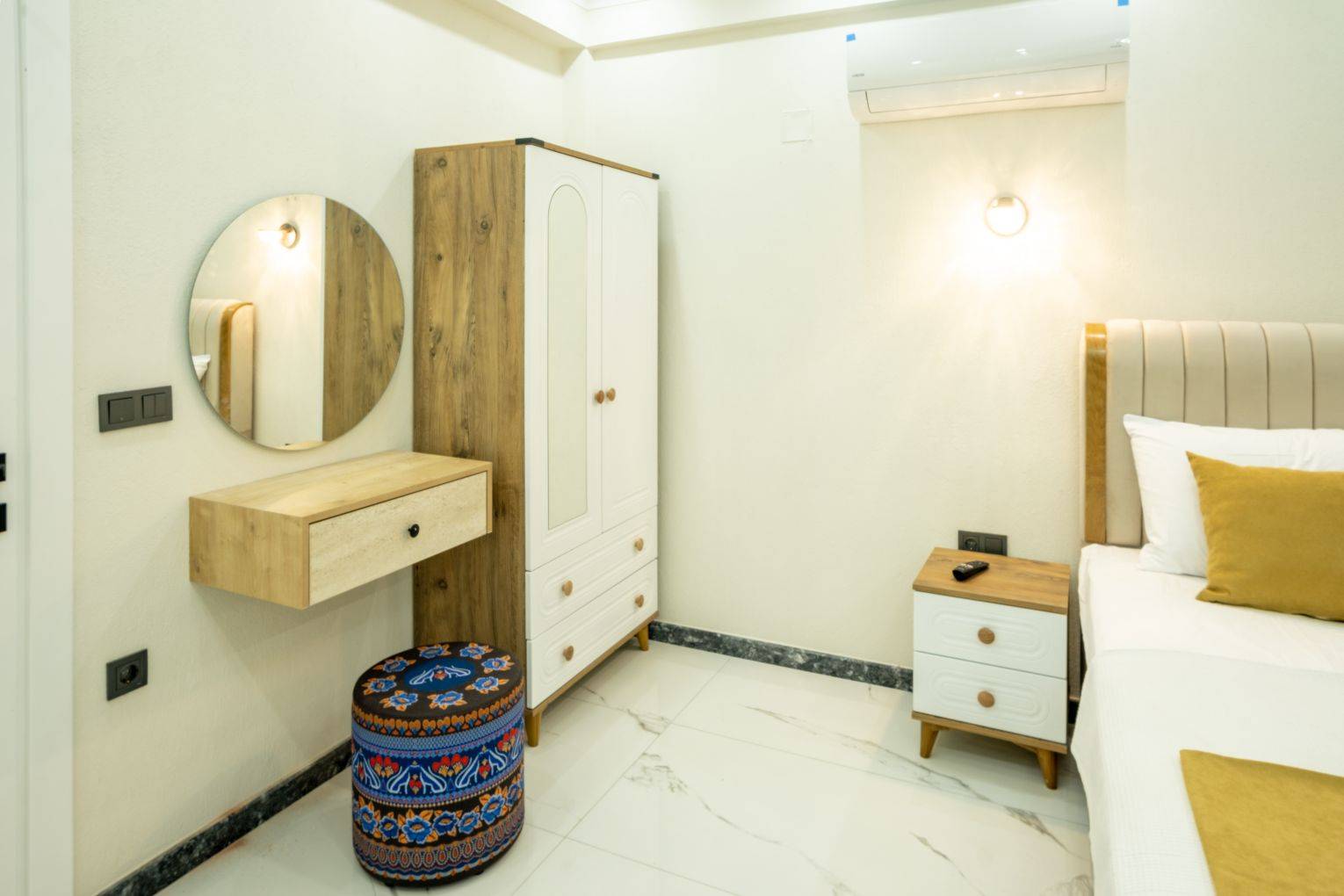 Seydikemer Gerişburnu'nda Doğa İçerisinde, Özel Havuzlu, Jakuzili Villa