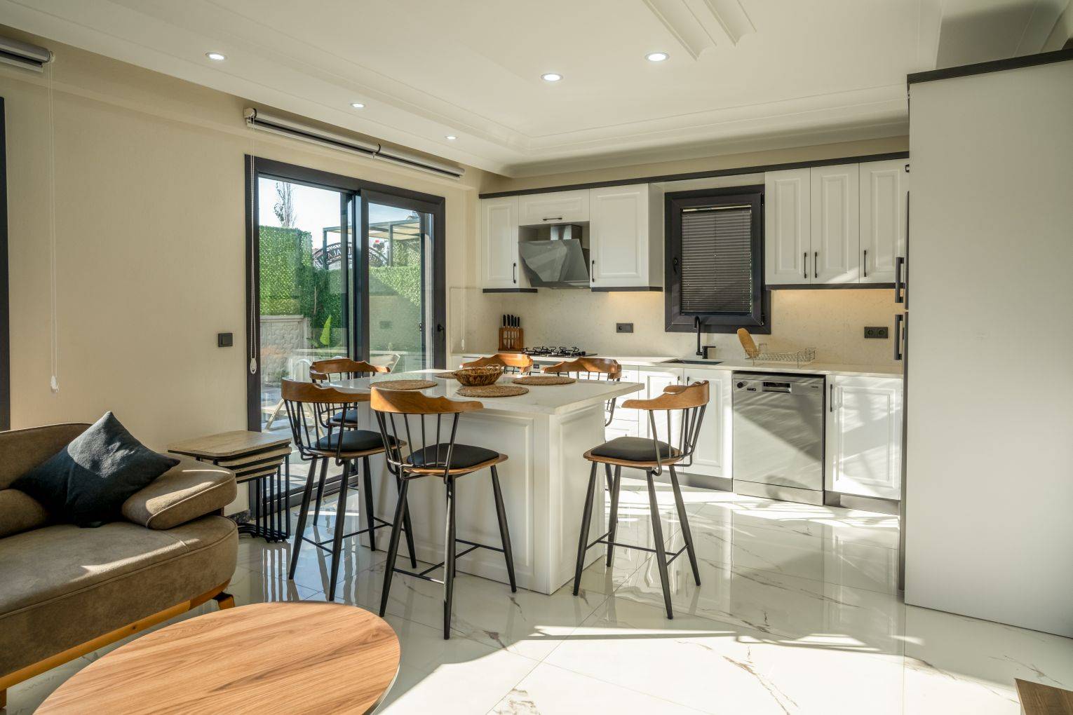 Seydikemer Gerişburnu'nda Geniş Ailelere Uygun, Özel Havuzlu, 3+1 Kiralık Villa